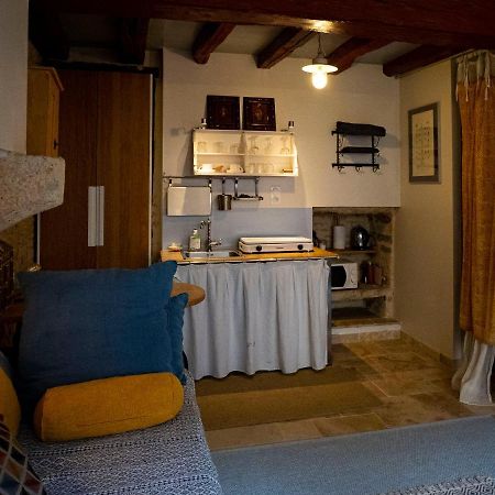 Voyage… Villa Noyers-sur-Serein Buitenkant foto
