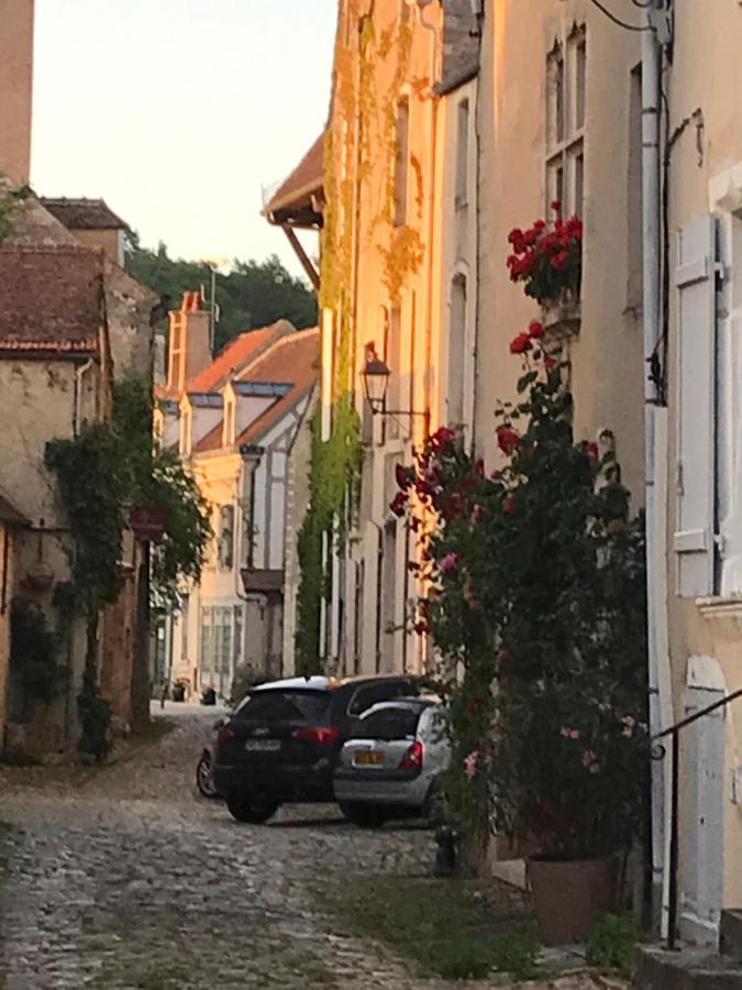 Voyage… Villa Noyers-sur-Serein Buitenkant foto