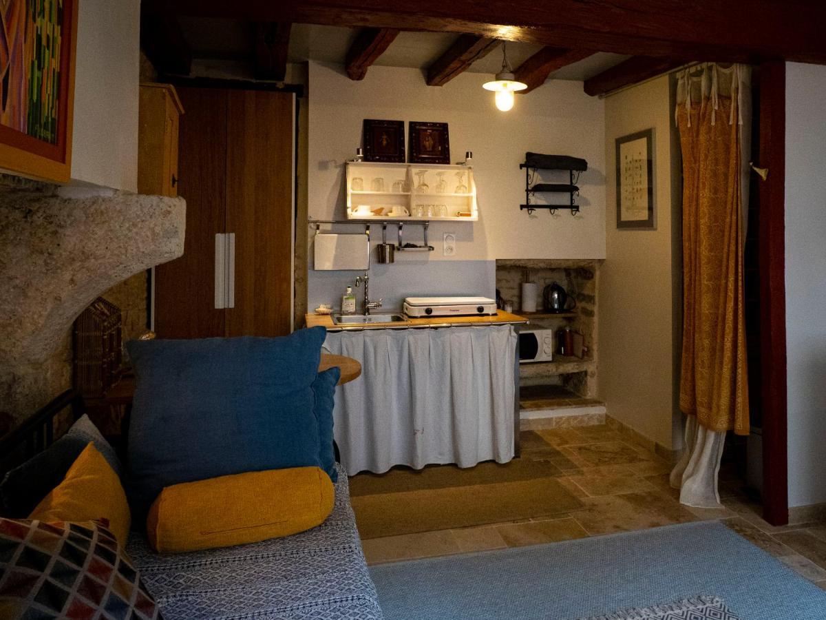 Voyage… Villa Noyers-sur-Serein Buitenkant foto