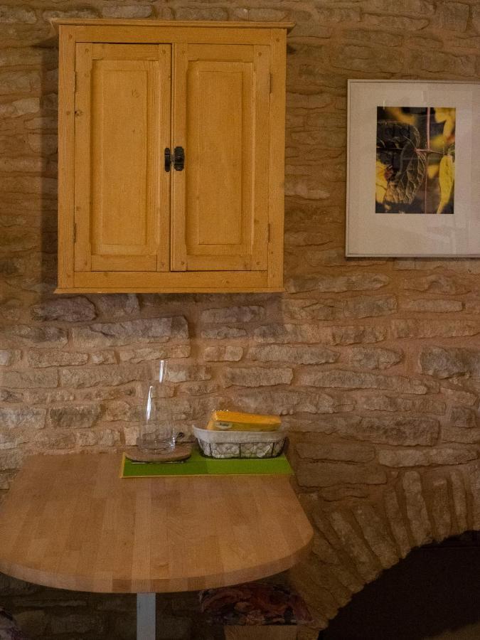 Voyage… Villa Noyers-sur-Serein Buitenkant foto